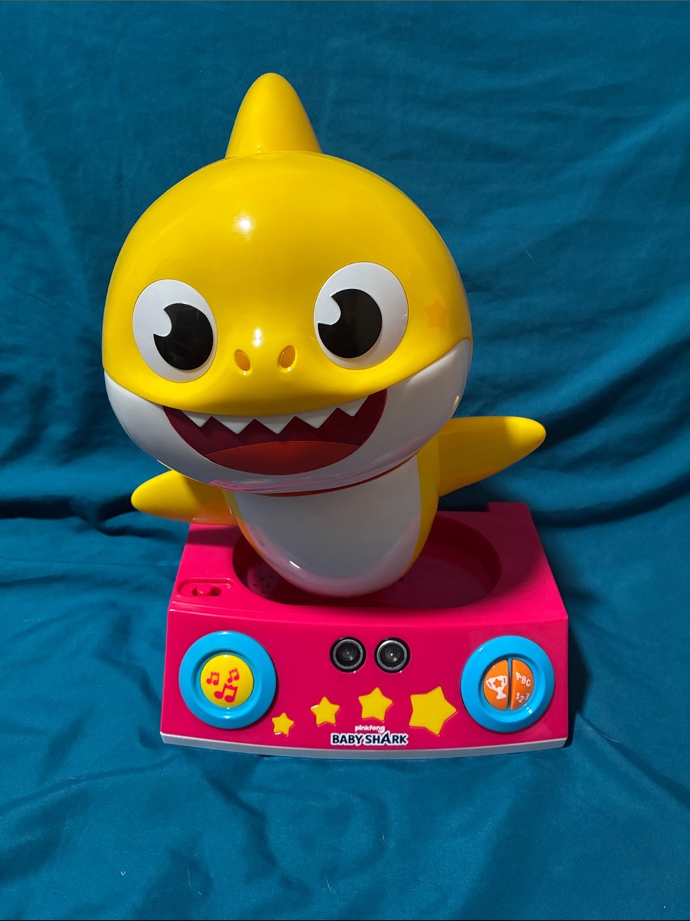 Baby Shark Musical Yellow Dance/Sing Along Toy